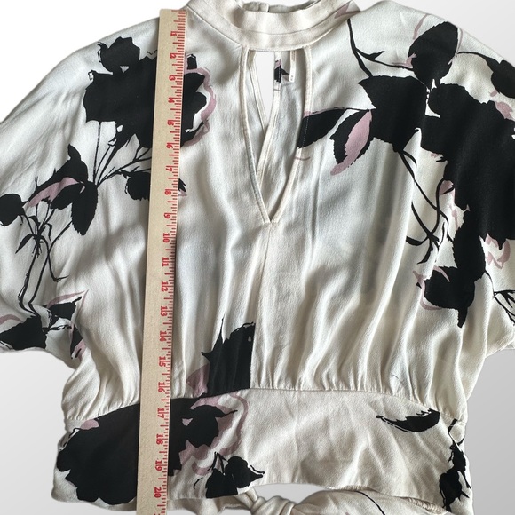 Free People Cream,‎ Black & Lavender Say You Love Me Blouse Size Medium - Picture 10 of 12